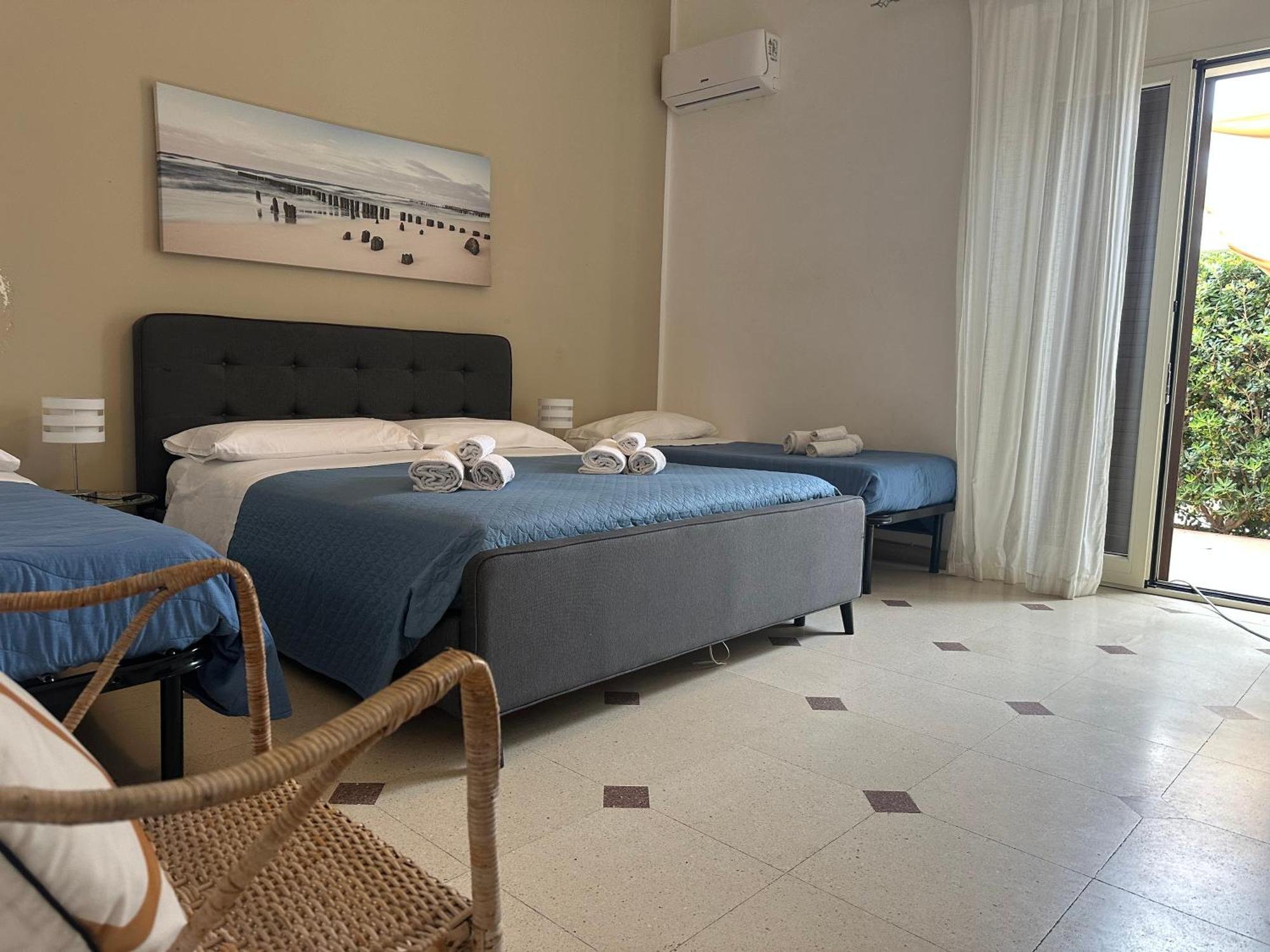 Отель La Riva Lido di Noto Экстерьер фото