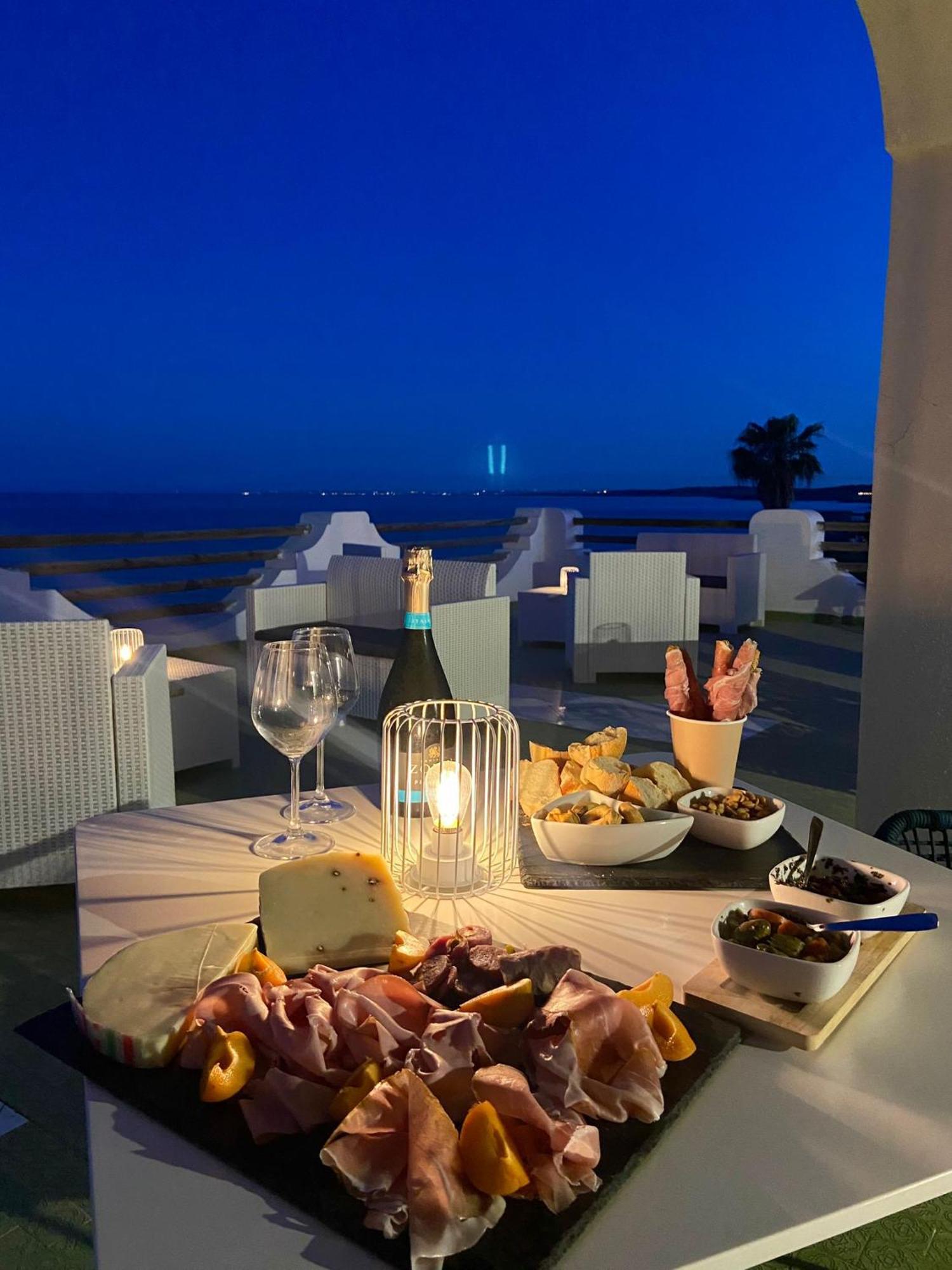 Отель La Riva Lido di Noto Экстерьер фото